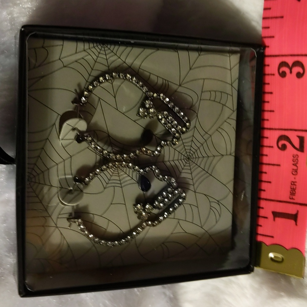 NWOT Dark Steel Toned Bejeweled Skull Earrings With Black Stone Eye - Picture 5 of 8